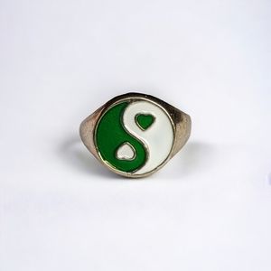 YIN YANG • gold tone green and white enamel ring